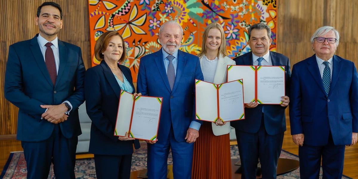 Cerimônia de nomeação de Maria Marluce Caldas Bezerra e Carlos Augusto Pires Brandão para o Superior Tribunal de Justiça (STJ) e de Verônica Abdalla Sterman para o Superior Tribunal Militar (STM) (Ricardo Stuckert/PR)