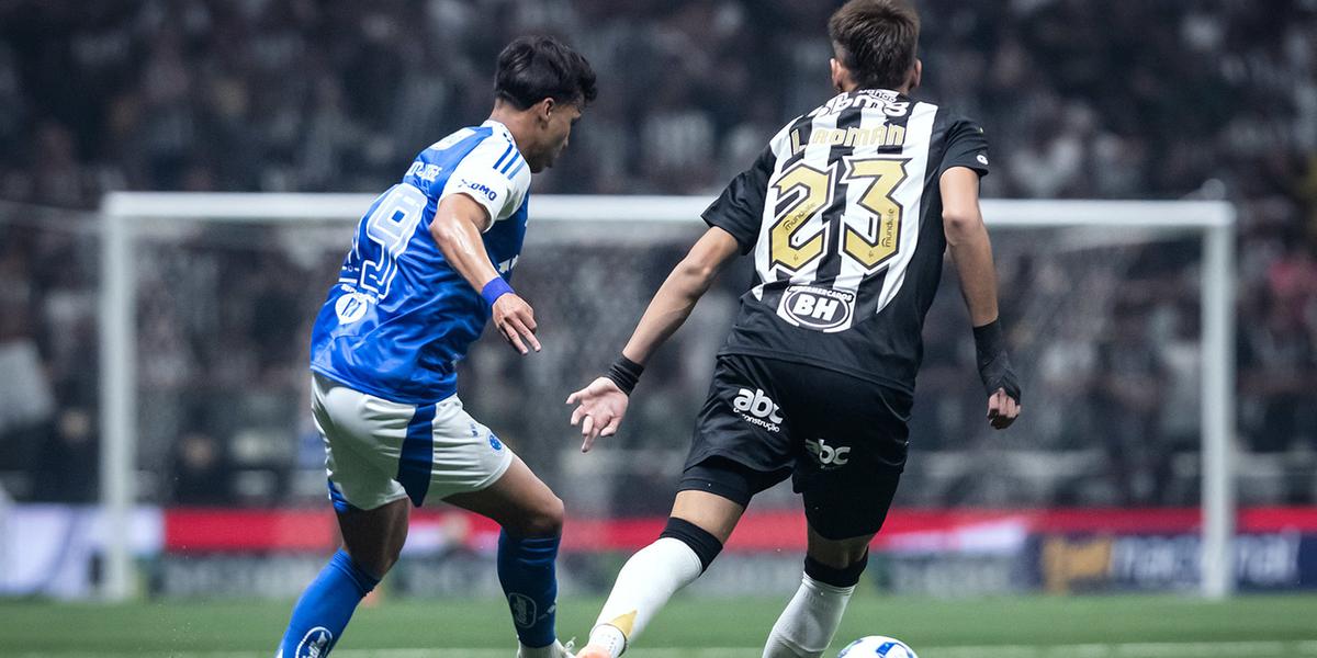 Galo vai ao STJD por ação desleal de Kaio Jorge com Iván Román (Gustavo Aleixo / Cruzeiro)