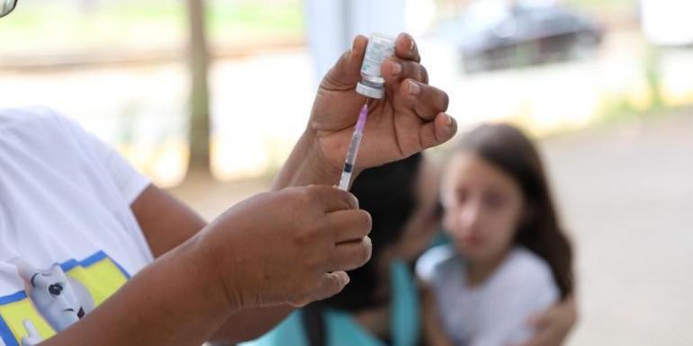 Campanha de multivacinação será neste sábado (18) (Rodrigo Clemente/PBH)