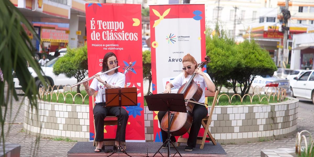 Flautista Marina Lopes e violoncelista Clarissa Carvalho se apresentam em praças de BH nos dias 17 e 18 de outubro pelo projeto “É Tempo de Clássicos” (Paulo Colen)