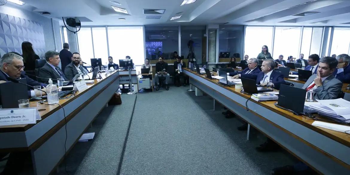 Parlamentares investigam descontos irregulares de aposentados (Lula Marques/ Agência Braasil.)