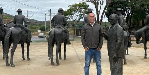 Treinador do Cruzeiro visita cidade no interior mineiro (Reprodução: Instagram)