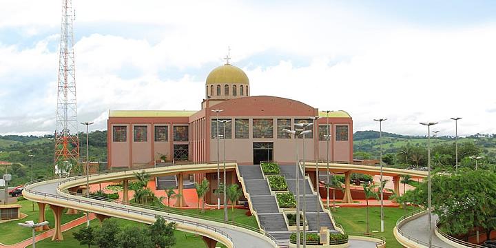 Realizado nos dias 25 e 26 de novembro, em Trindade (GO), o Fórum Nacional de Turismo Religioso une espiritualidade, inovação e responsabilidade ambiental ao promover um evento alinhado aos Objetivos de Desenvolvimento Sustentável da ONU e aos princípios da encíclica Laudato Si’, do Papa Francisco (Divulgação Santuário do Divino Pai Eterno/Setor de Comunicação)