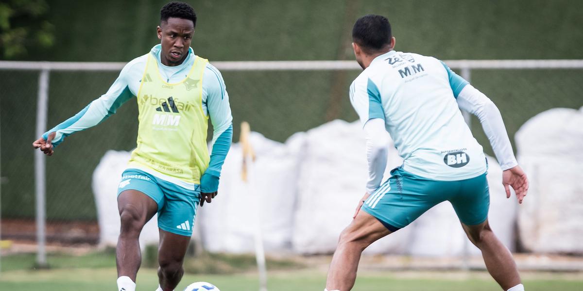 Colombiano treinou normalmente e pode ser mais uma arma contra o Palmeiras no Allianz (Foto: Gustavo Aleixo/Cruzeiro)