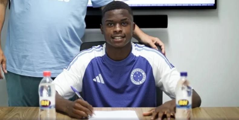 Otávio Gabriel chegou a treinar com os profissionais comandados por Jardim (Cruzeiro: Divulgação)