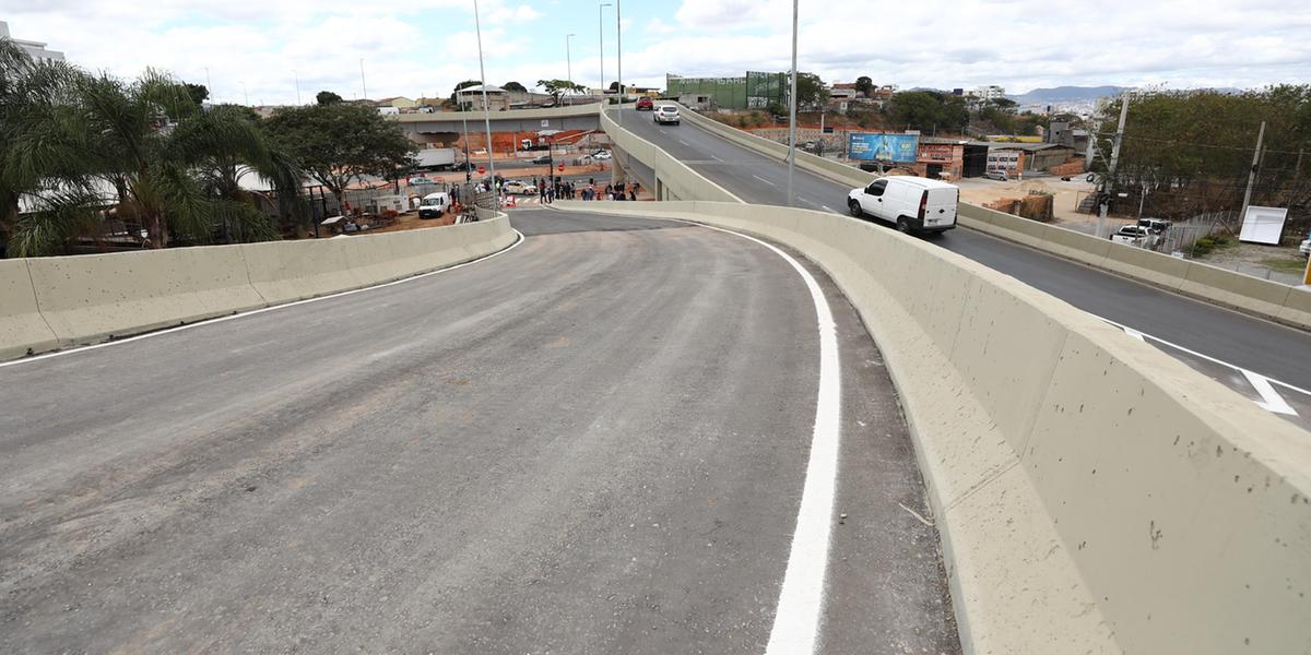 Liberação da alça Heliópolis, no viaduto Waldomiro Lobo (Rodrigo Clemente/PBH)