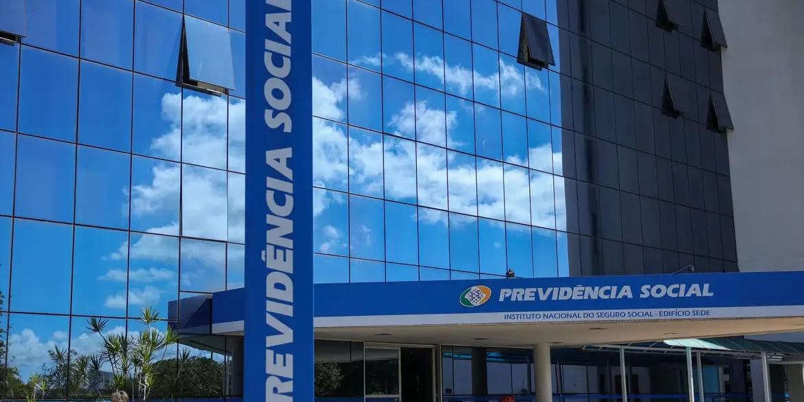 Para Dino, entre outras irregularidades, o cálculo introduzido pela reforma para as aposentadorias por invalidez fere princípios constitucionais que regem a Seguridade Social, entre eles o da irredutibilidade de benefícios (Fabio Rodrigues-Pozzebom/ Agência Brasil)