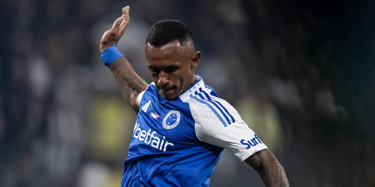 Marquinhos, do Cruzeiro, sofre grave lesão no joelho e está fora da temporada (Foto: Marco Galvão/Cruzeiro)