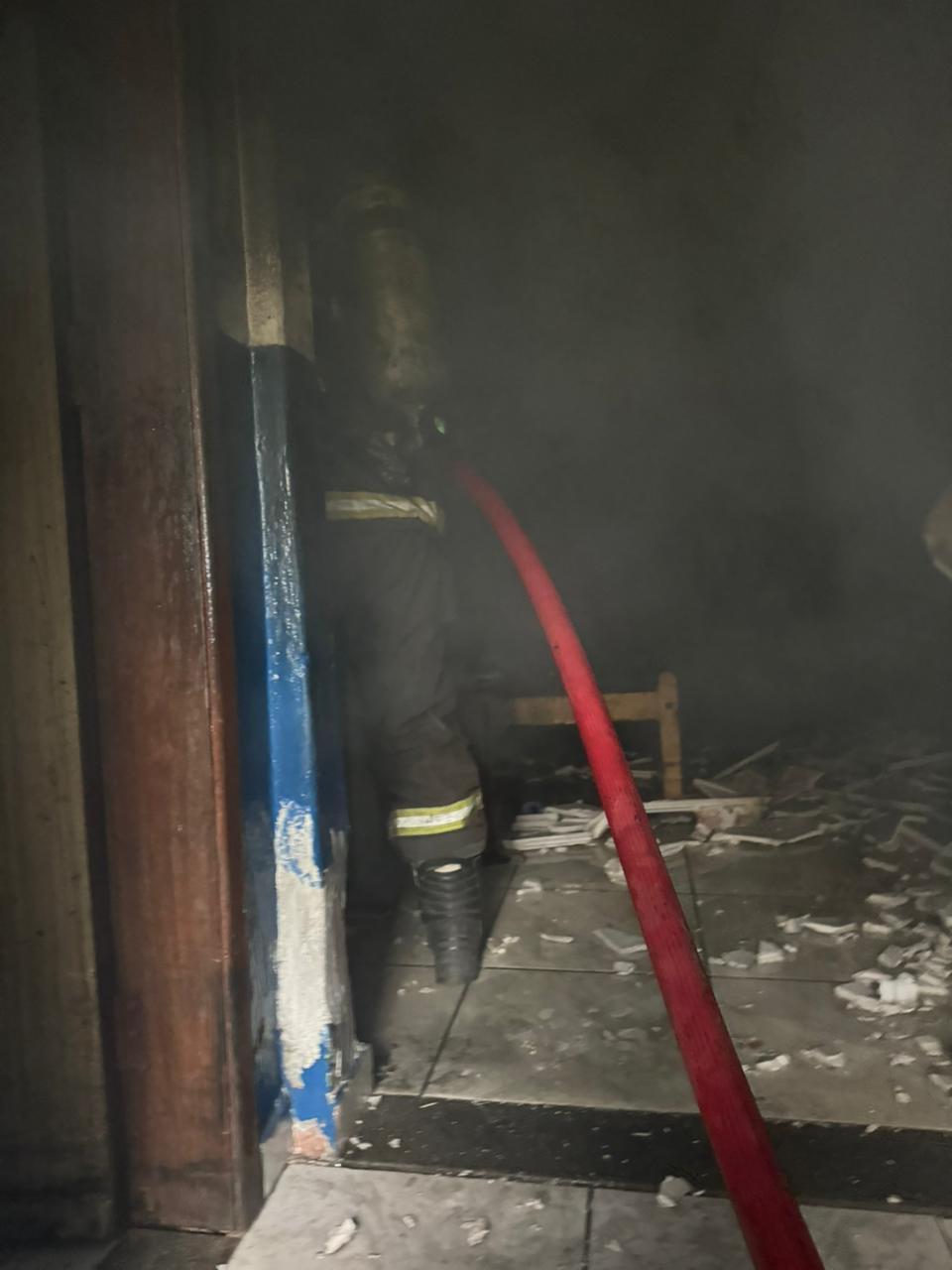 Casa fica no bairro Jardim Natal da cidade da Zona da Mata (Bombeiros/Divulgação)