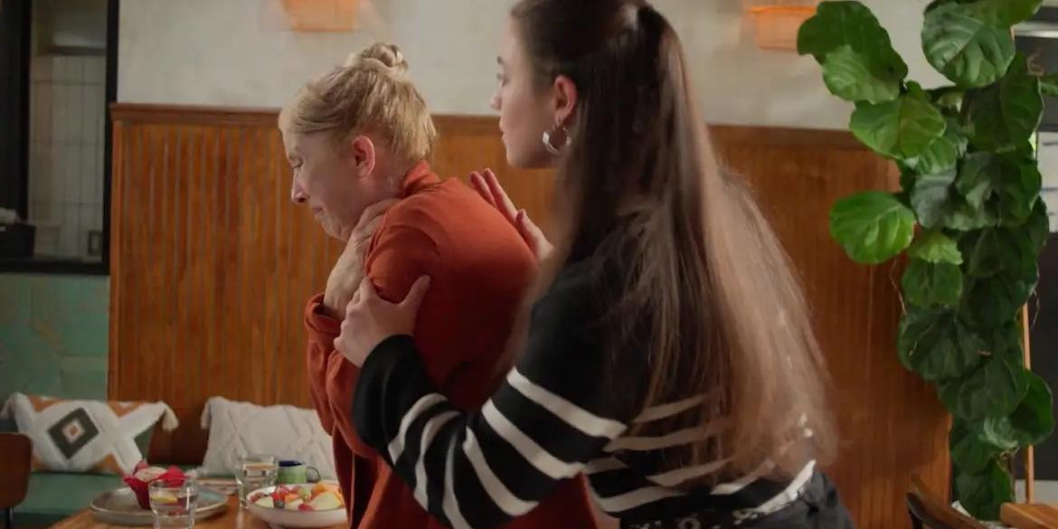 Antes, o protocolo orientava começar diretamente pelas compressões abdominais, a chamada manobra de Heimlich. Agora, tanto para bebês quanto para crianças e adultos, a manobra deve ser precedida de pancadas nas costas (American Heart Association/Divulgação)