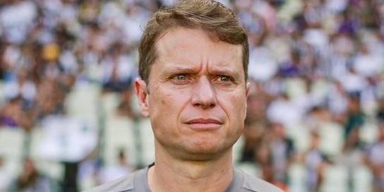 Seabra deixou o Bragantino após mais uma derrota no Brasileirão, desta vez para o Vasco (X do Bragantino)