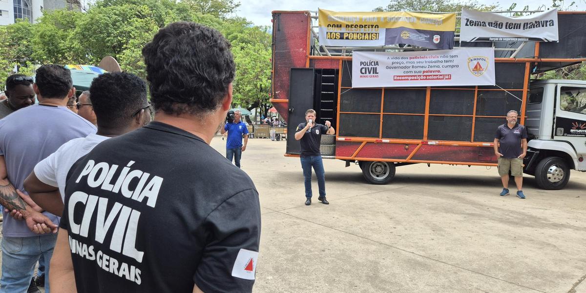 Reunião ocorreu durante um protesto na Praça da Assembleia, no Santo Agostinho, Centro-Sul de Belo Horizonte (SINDPOL/MG)
