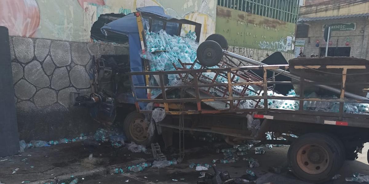 Acidente aconteceu na tarde desta terça-feira (28) no bairro Palmital (Divulgação/ Corpo de Bombeiros)