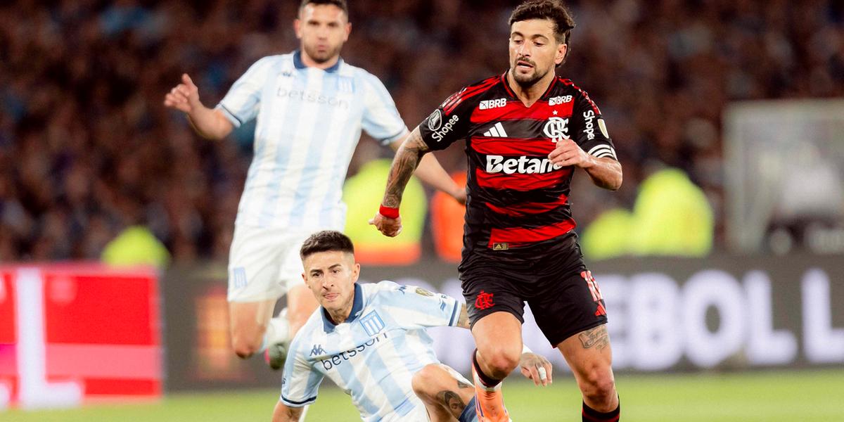 Arrascaeta teve chance de abrir o placar, mas acabou parando na defesa (Adriano Fontes/Flamengo)