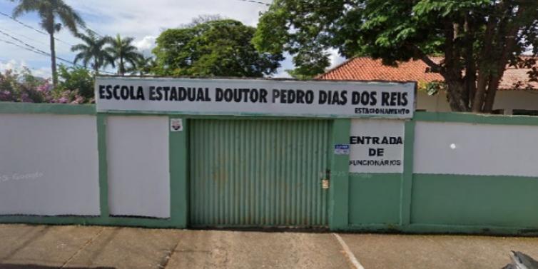 Crime ocorreu na Escola Estadual Doutor Pedro Dias dos Reis, em Ibiá (Reprodução/ Google Street View)