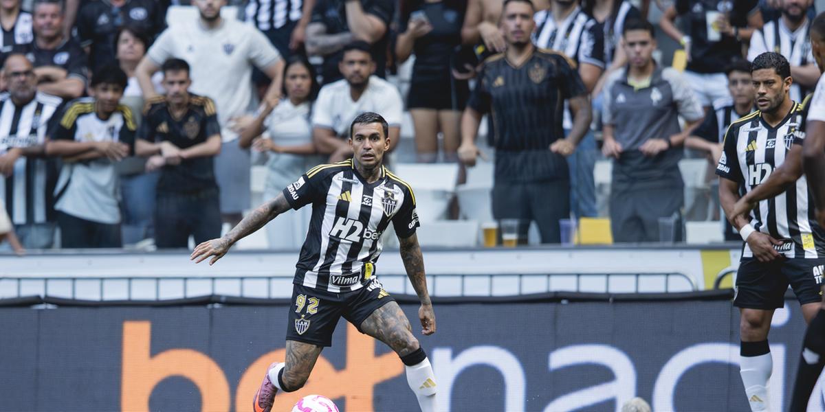 Dudu quer conquistas pelo Galo ao lado de Hulk (Foto: Pedro Souza / Atlético)