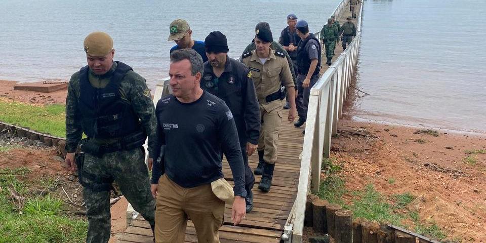 Rio Paraná, que corta a divisa de Minas com São Paulo e Mato Grosso do Sul, está na rota do tráfico e do contrabando. Forças de segurança dos três estados montaram uma operação integrada para monitorar as hidrovias usadas por facções criminosas (Divulgação)