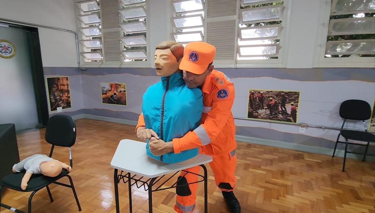 Bombeiros de Minas atualizam protocolos de desengasgo (Maurício Vieira / Hoje em Dia)