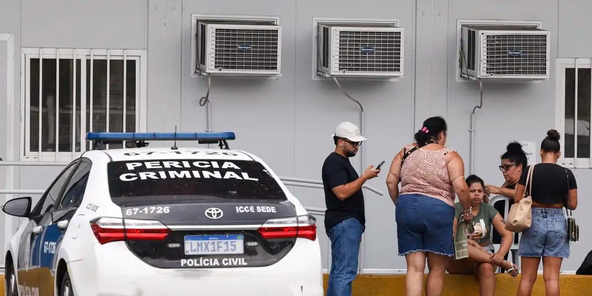 Os corpos de sessenta pessoas foram liberados para sepultamento (Tânia Rêgo/Agência Brasil)