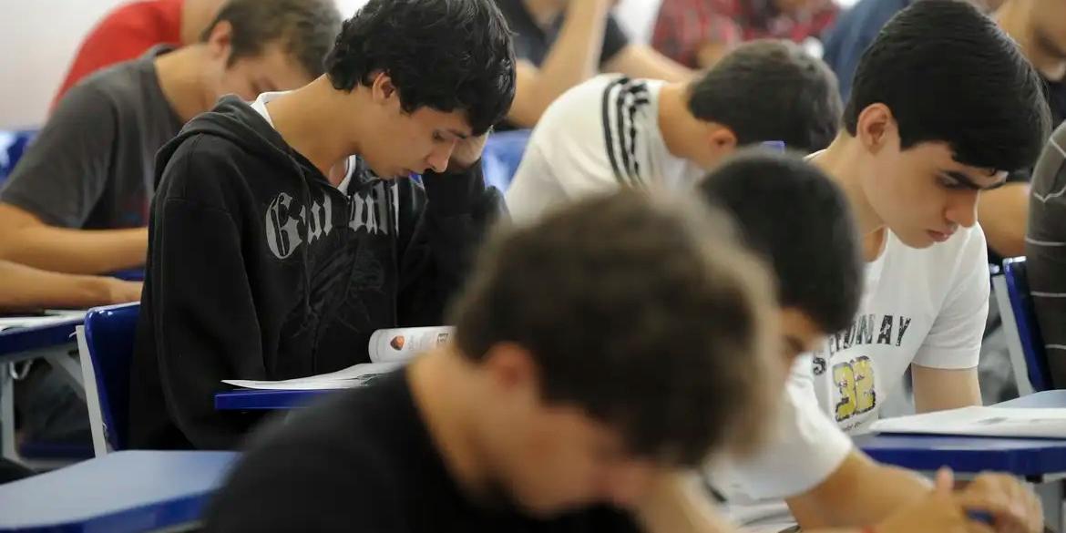 As vagas remanescentes do Fies referem-se às oportunidades de financiamento que não foram preenchidas durante as etapas regulares de seleção do programa (Wilson Dias/Agência Brasil)