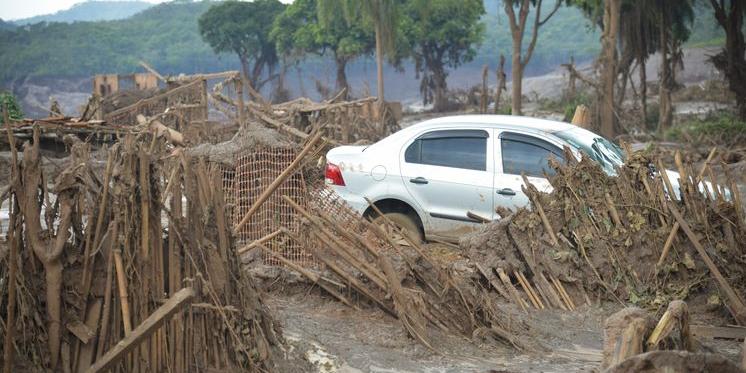 Distrito de Bento Rodrigues, em Mariana, atingido pelo rompimento de duas barragens de rejeitos da mineradora Samarco (Antonio Cruz/Agência Brasil)