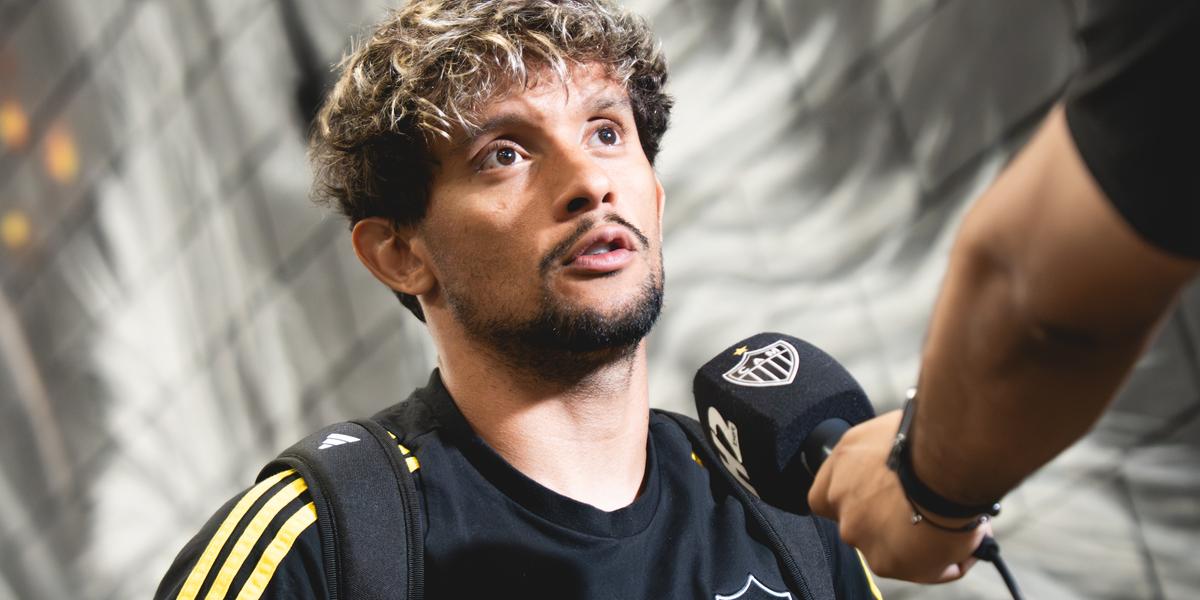 Scarpa e Arana voltam a ser titulares do Atlético diante do Bahia (Foto: Pedro Souza / Atlético)