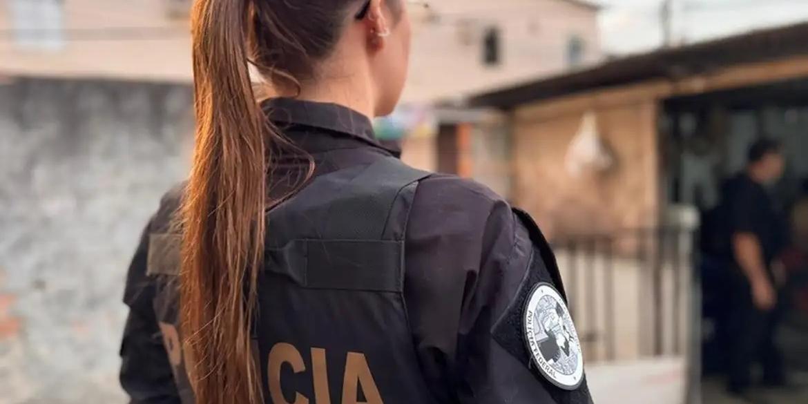 Grupo investigado pela Operação Roque, deflagrada nesta quinta, é responsável por intermediar comunicações ilícitas entre lideranças internas e externas, além de facilitar a continuidade de ordens criminosas de caráter interestadual e transnacional. (Divulgação/Polícia Federal)