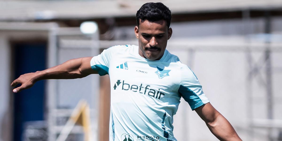 Lateral Kaiki está focado na conquista da vaga da Copa Libertadores (Foto: Gustavo Aleixo/Cruzeiro)