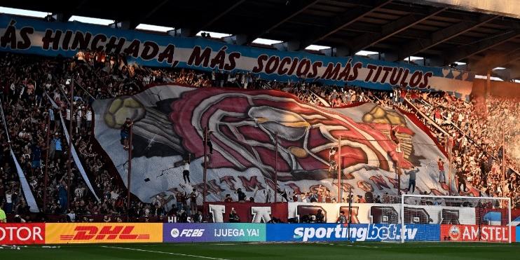 Torcida do Lanús em seu estádio (Reprodução: Instagram)