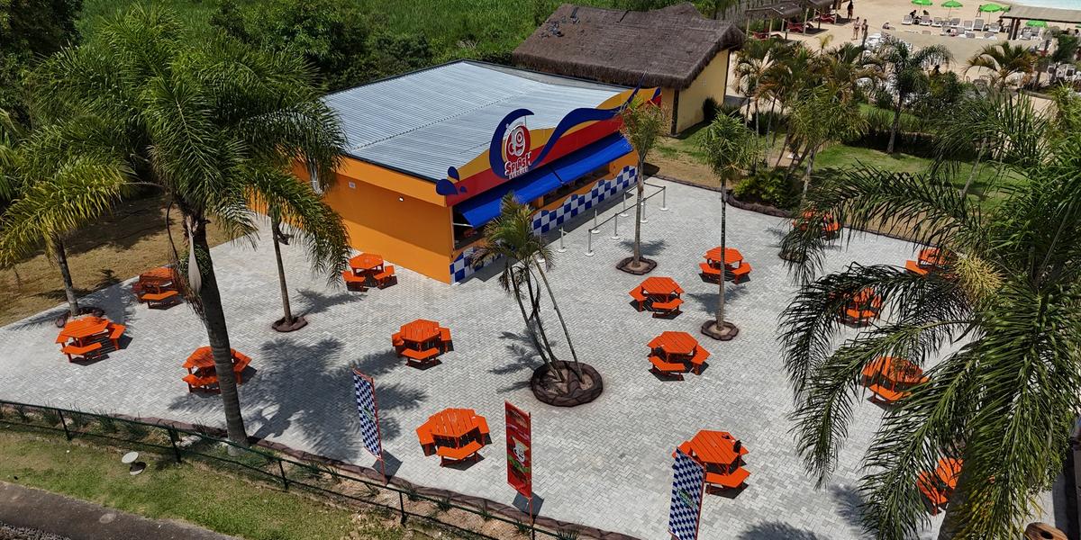 Piscina de ondas e novas áreas de alimentação reforçam a experiência de um “dia completo” no Thermas da Mata (Divulgação)