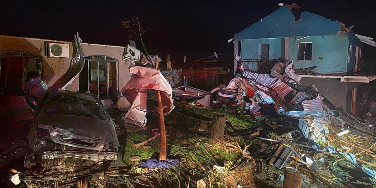 432 pessoas são atendidas após tornado em Rio Bonito do Iguaçu (Corpo de Bombeiros / Paraná)