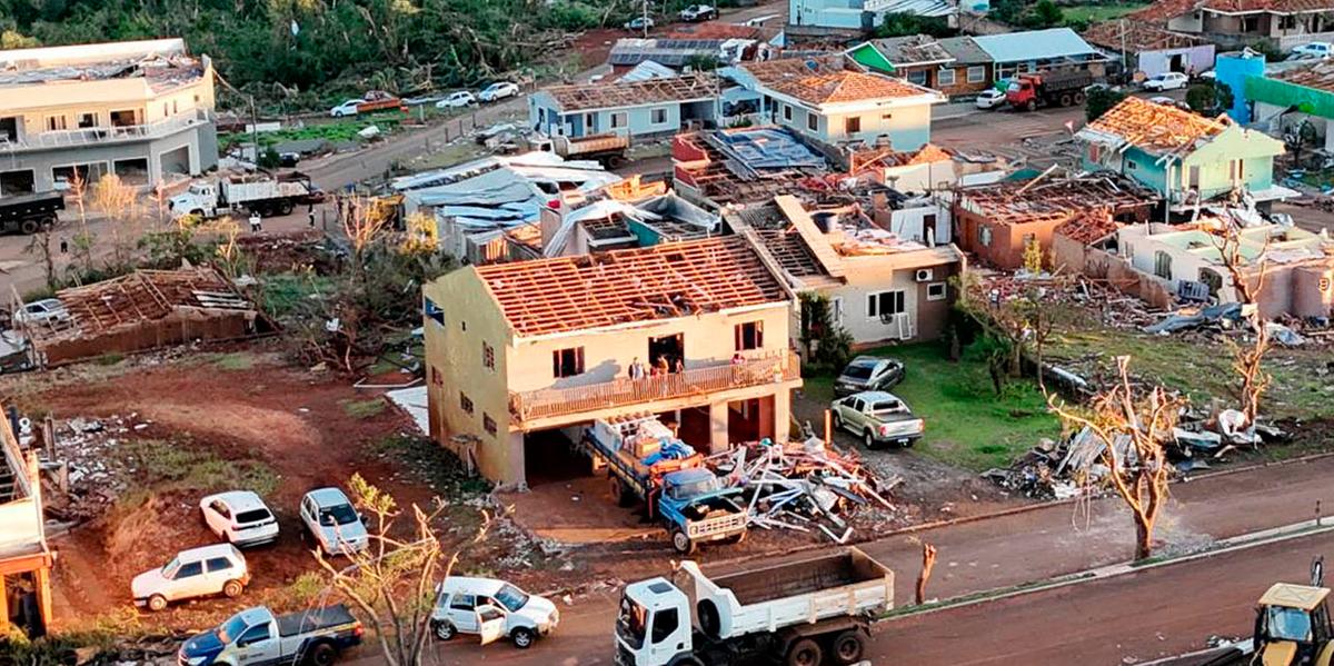 Cidade devastada por tornado tem 2 mil sem luz; 32 seguem internados (Valdelino Pontes/SECID / Governo do Paraná)