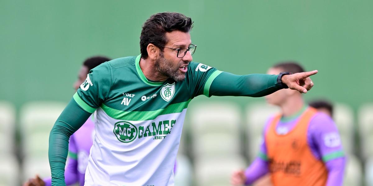 América vai a Chapecó para fechar rodada livre matematicamente de rebaixamento à série C (Mourão Panda / América)