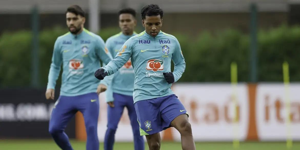 Rodrygo pode ter chances entre os titulares no sábado (Rafael Ribeiro/CBF)