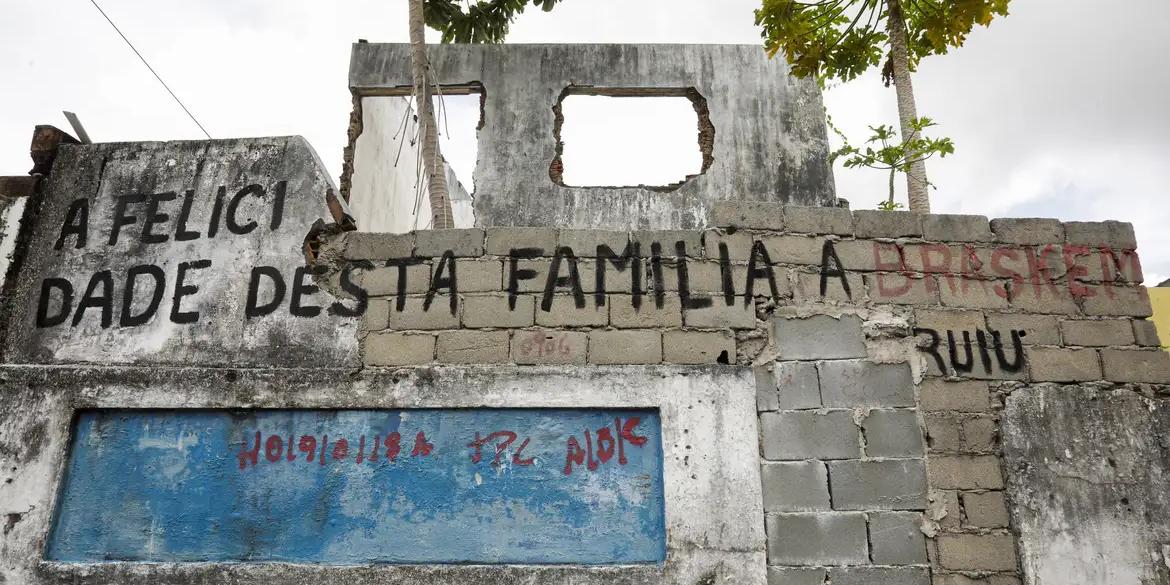 O desastre foi causado pela extração de sal-gema (Joédson Alves/Agência Brasil)