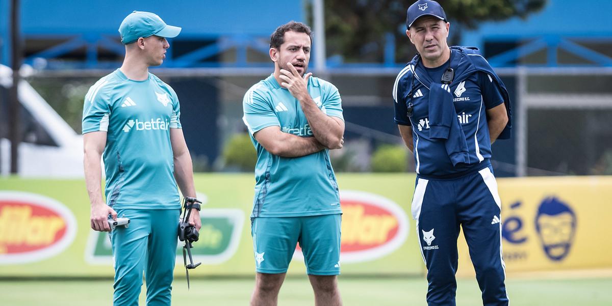 Jardim terá que quebrar a cabeça para montar meio-campo do Cruzeiro para jogo contra o Juventude (Gustavo Aleixo/Cruzeiro)