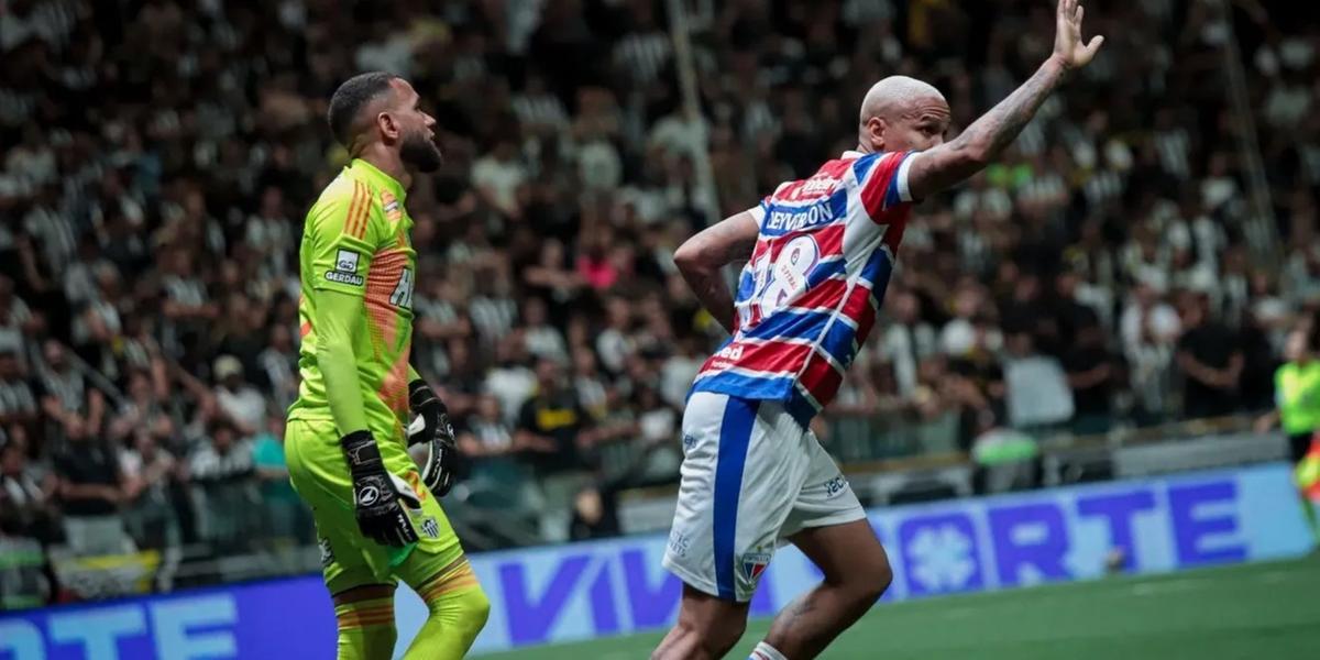 Contra ex-clube, Deyverson faz primeiro hat-trick da história da Arena MRV (Mateus Lotif/Fortaleza)