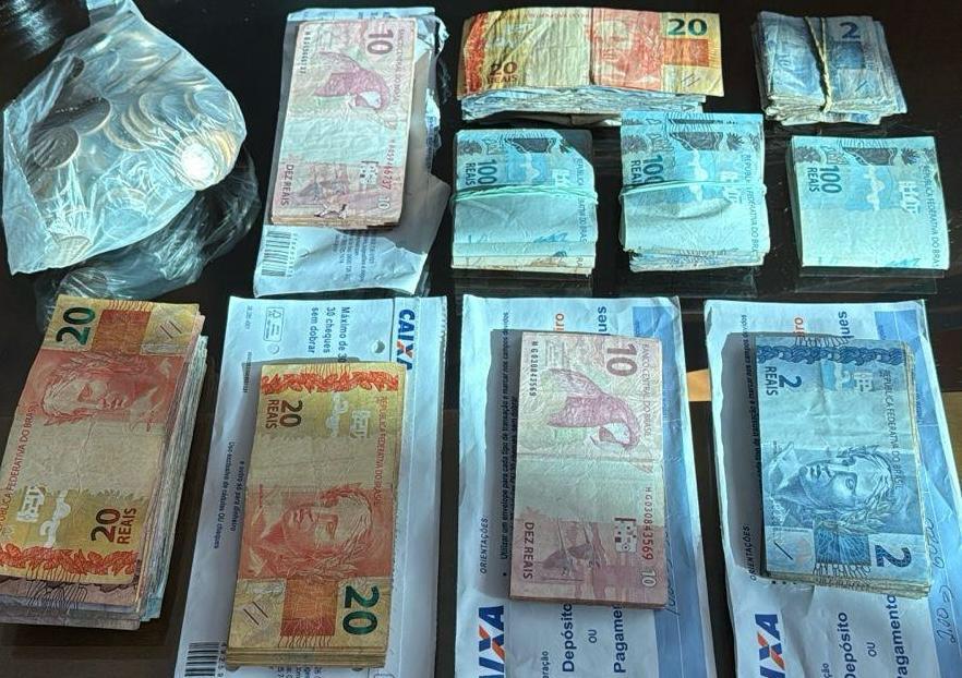Dinheiro em espécie foi apreendido durante os mandados em Uberlândia e outras duas cidades (Divulgação/ PF)
