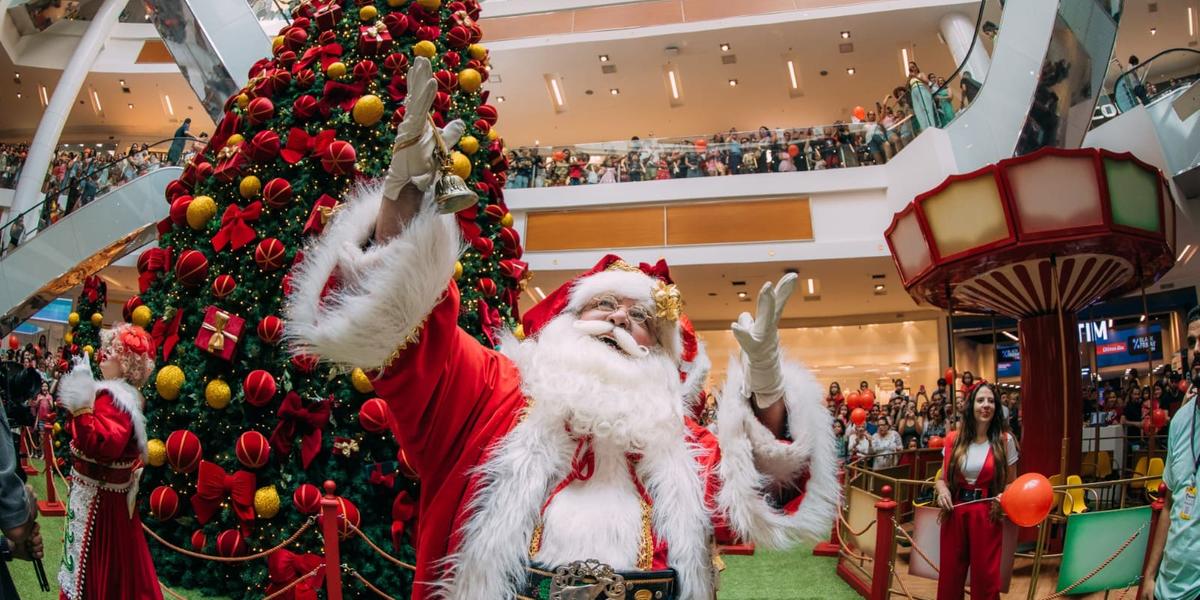 Decorações natalinas já iluminam os shoppings de Belo Horizonte, com temas que vão do circense ao imersivo, além de cortejos, atrações gratuitas e espaços instagramáveis para toda a família (Phillipe Guimarães)