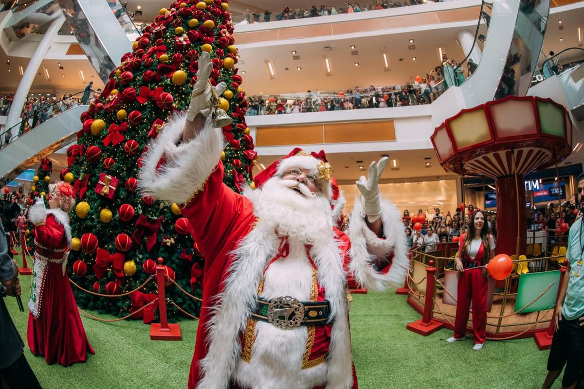 O Boulevard aposta no tema “Natal Mágico dos Esquilos”, com cenários em verde e dourado, cortes artísticos e chegada do Papai Noel (Phillipe Guimarães)