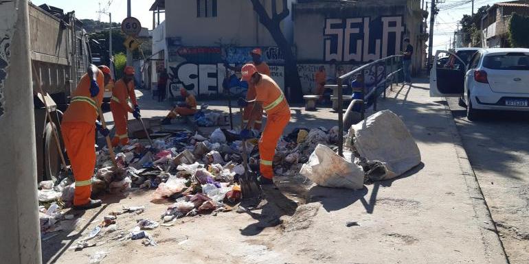 Em BH, depositar ou lançar resíduos em locais públicos constitui infração ambiental grave (PBH/Divulgação)