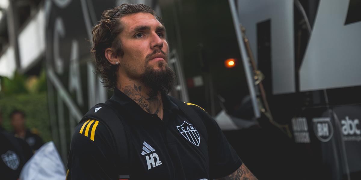 Lyanco embarca com delegação do Galo para a final da Sul-Americana (Pedro Souza / Atlético)