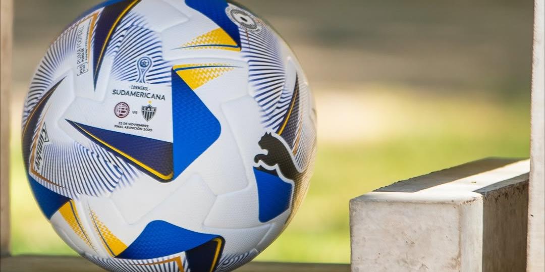 Conmebol espalha bolas da final da Sul-Americana em Assunção, no Paraguai (Reprodução / Instagram Conmebol Sudamericana)