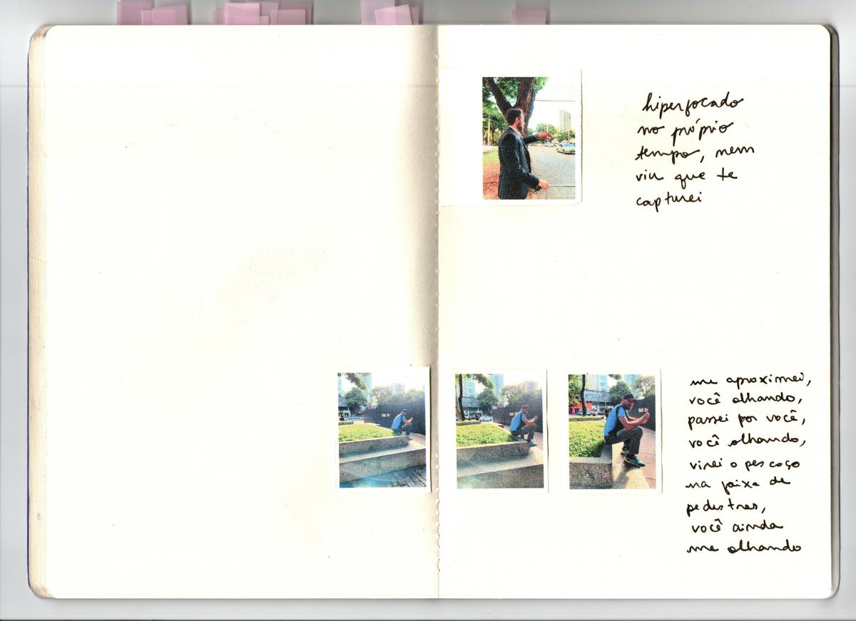 Hermano Hermana utiliza a escrita e a fotografia para construir um poema visual sobre os homens que observa no meio do caminho (Hermano Hermana)