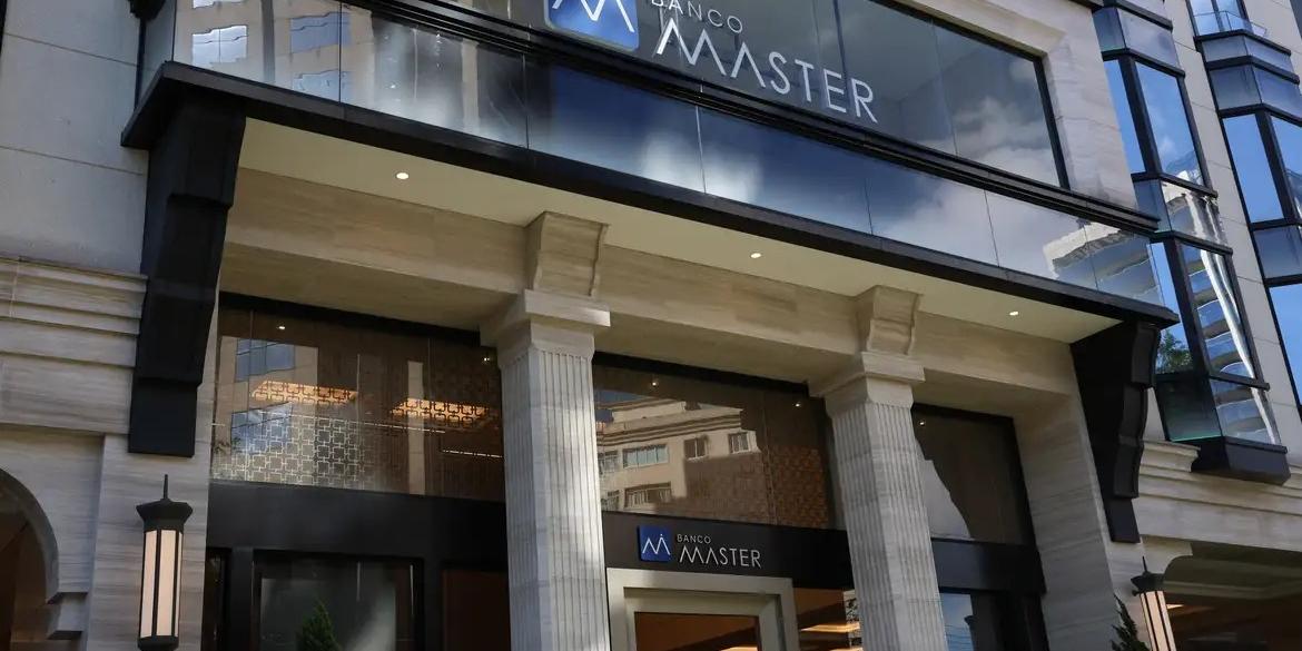 A Polícia Federal investiga, desde 2024, a emissão de títulos de créditos falsos por instituições que integram o Sistema Financeiro Nacional. O Banco Master é o principal alvo da operação (Rovena Rosa/Agência Brasil)