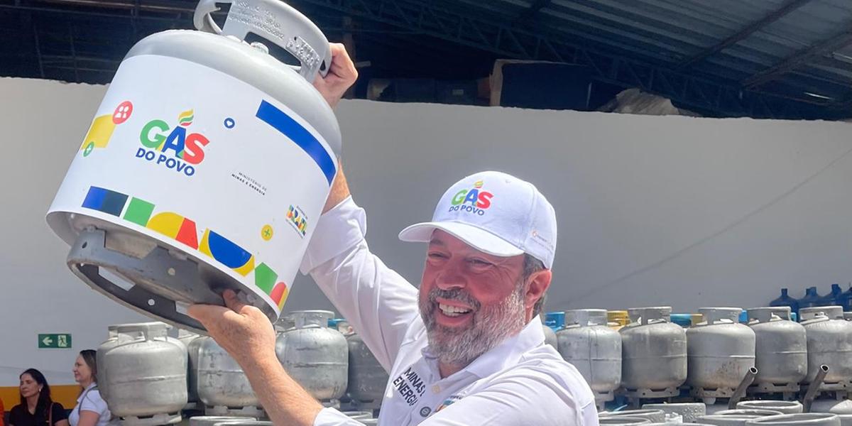 Alexandre Silveira (PSD) participou do lançamento do programa Gás do Povo nesta segunda-feira (24) (Valéria Marques/ Hoje em Dia)