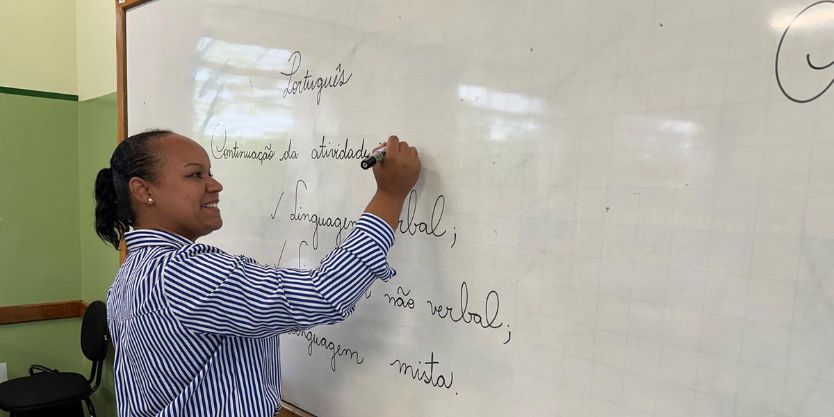 Modalidade será oferecida em colégios estaduais e centros de educação continuada (Cesecs) (SEE / Divulgação)