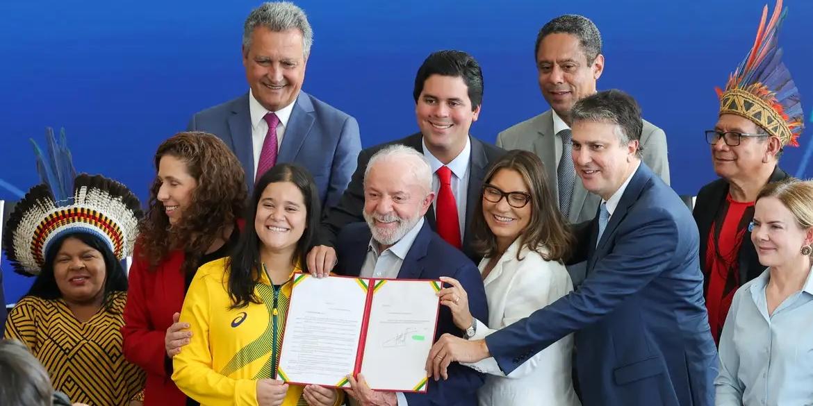 Lula envia para o Congresso projetos que criam a Unind e UFEsporte (Agência Brasil)