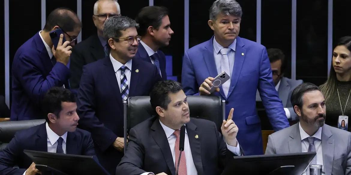 Na mesma sessão, o Congresso Nacional ainda aprovou o PLN 31 de 2025, que aumenta em 8,6 mil o número de cargos efetivos no Ministério da Educação (MEC) (Lula Marques/Agência Brasil)