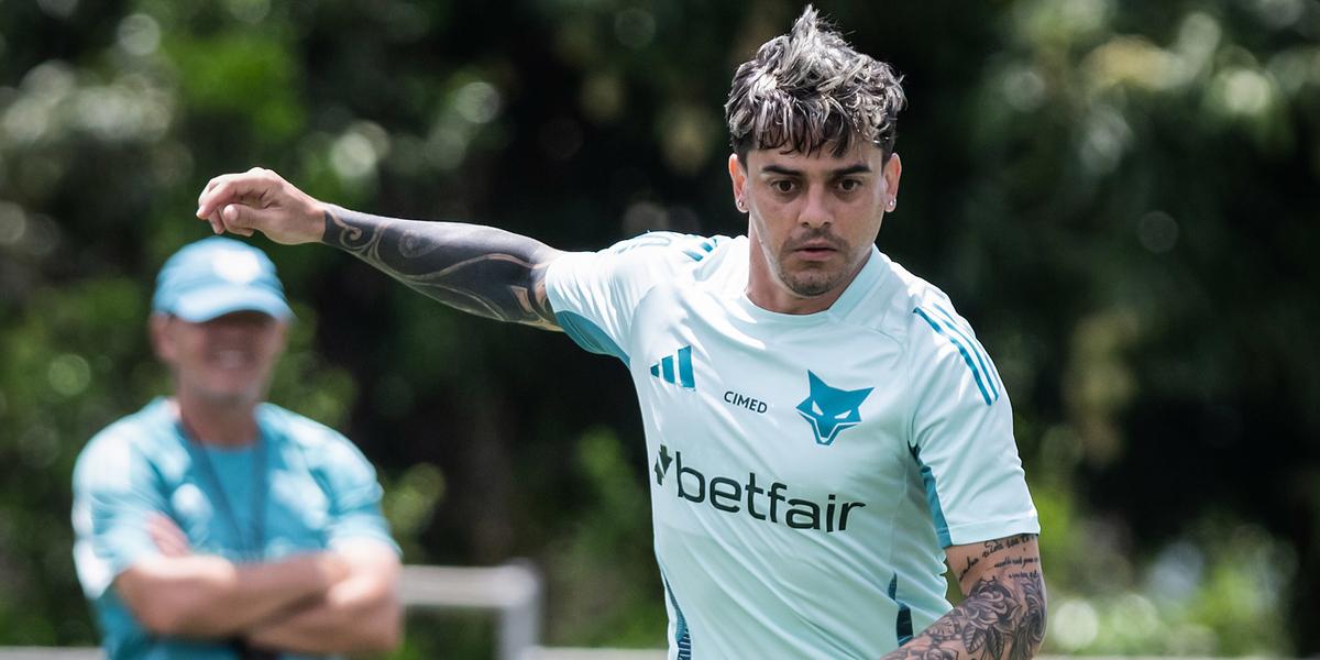 Lateral ficou fora de 21 compromissos da Raposa após a grave lesão (Foto: Gustavo Aleixo/Cruzeiro)